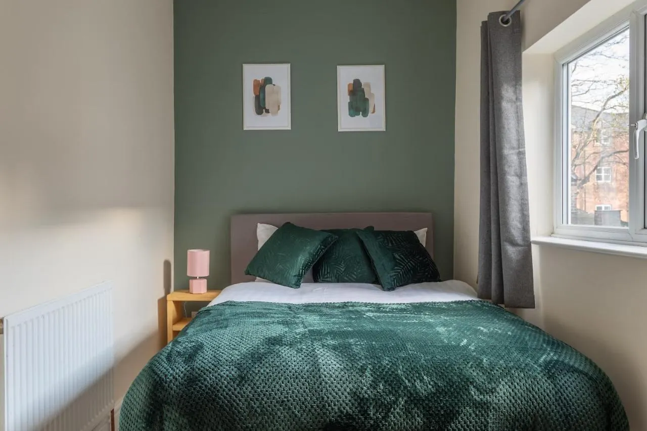 Milton Stays - Cosy 2 Bed House, 2 Floors, 15 Min Walk To City Center, For Up To 6 - Period Features, Cottage Style, Fireplace, Superfast Wi-Fi, Private Garden, Free On Street Parking York 0*,  Storbritannien