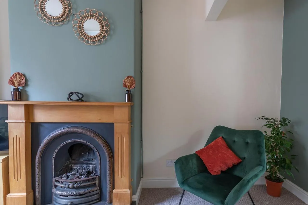 Milton Stays: Cosy City Centre House with Garden and Parking York 0*,